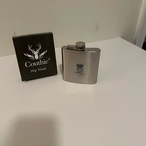 NIB Couthrie Hip Flask.👜